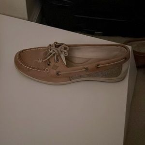 NEVER WORN—Size 8 Women’s Sperry’s